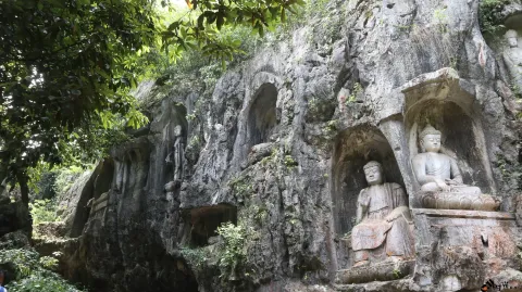 灵隐飞来峰石壁佛像