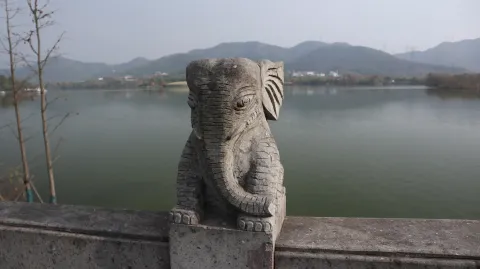 湘湖，桥上的石雕