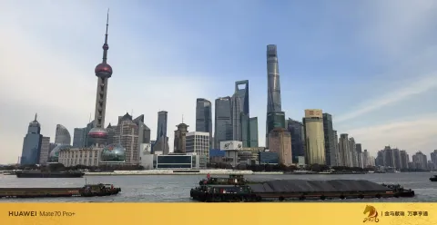 上海外滩与黄浦江两岸的景色6