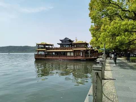 西湖上的游船5