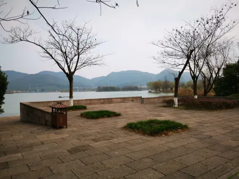 湘湖边的景色