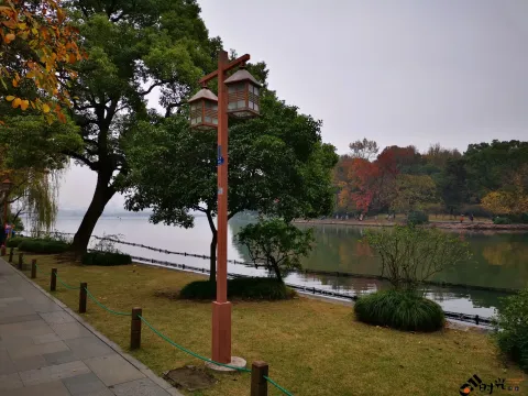 西湖，北山街南侧的景色