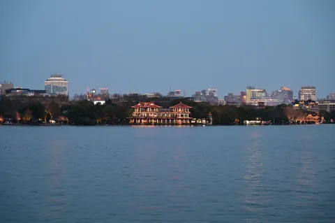 宝石山夜景3