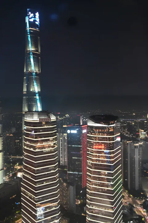 黄浦江边的夜景7