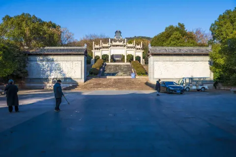 仁皇山景区南门4