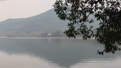 湘湖边的景色