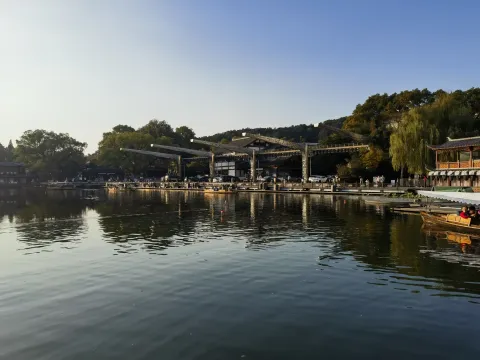 周末坐船游玩西湖13