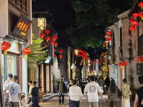 七里山塘的夜晚18