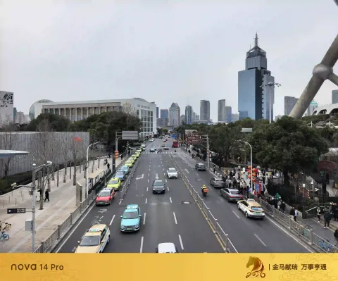 陆家嘴环岛与东方明珠塔5