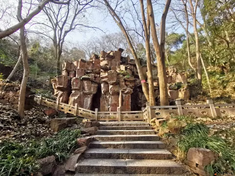 宝石山