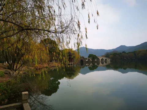 湘湖边的景色
