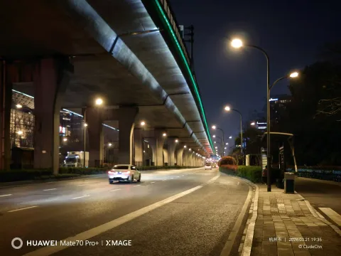 夜色里的高架桥下1