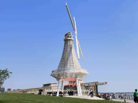上海滴水湖环湖景观带