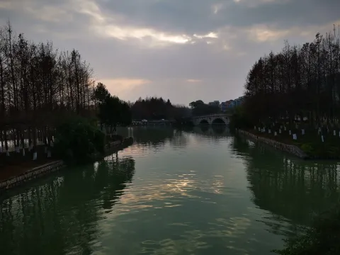 湘湖边的景色