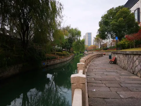 小河道景色