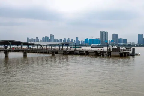 钱塘江过江轮渡上看两岸风景2