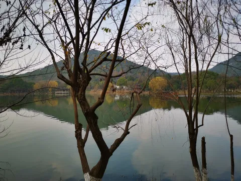 湘湖边的景色