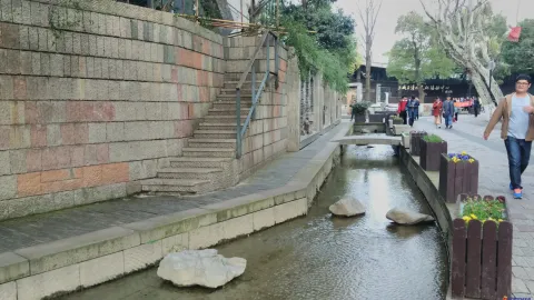 河坊街的游人