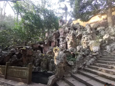 宝石山