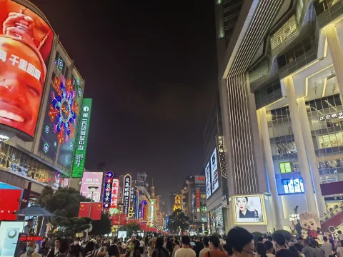 南京路步行街的夜晚2