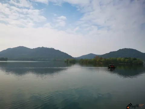 湘湖东岸的风景