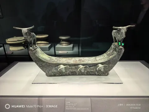 博物馆内展览的青铜器33