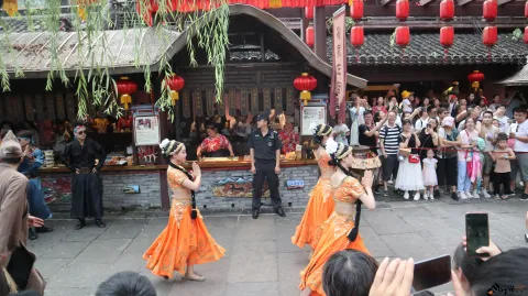 宋城街头表演