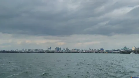 西湖，坐船游湖