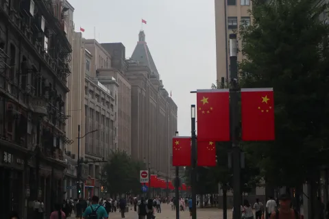 清晨的南京路步行街1