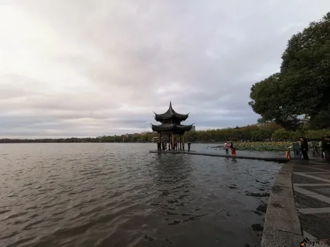杭州西湖，傍晚时分天边的云彩