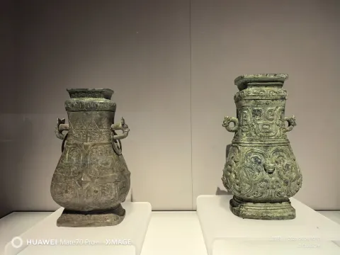 博物馆内展览的青铜器20