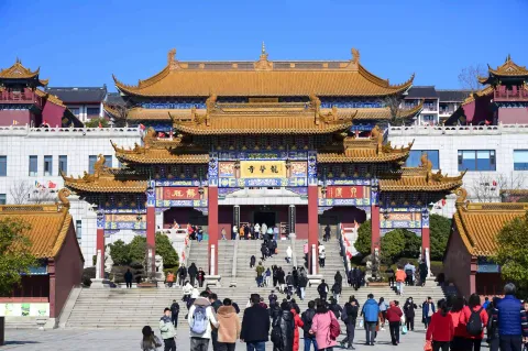 会稽山龙华寺1