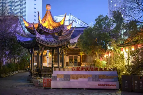 夜晚的衣裳街历史文化街区14