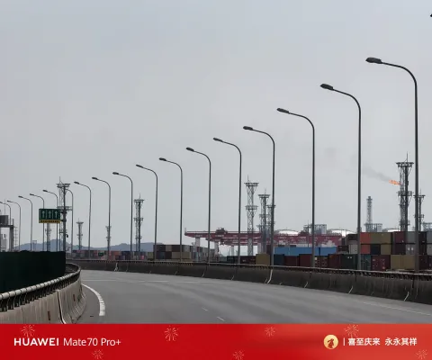 乘车过东海大桥出发嵊泗游玩5