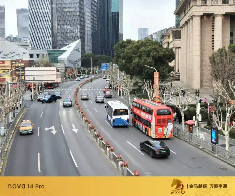 陆家嘴环岛与东方明珠塔3