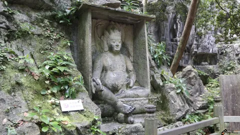 灵隐飞来峰石壁佛像
