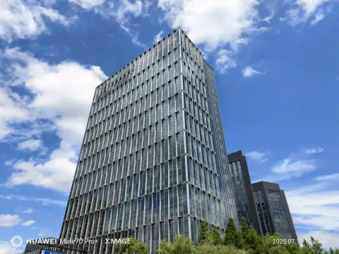 晴空下的城市剪影10