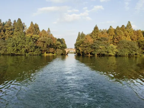 周末坐船游玩西湖15
