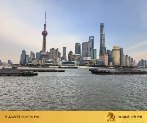 上海外滩与黄浦江两岸的景色5