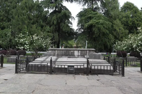 午朝门遗址6