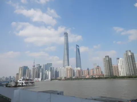 眺望陆家嘴，再逛上海外滩