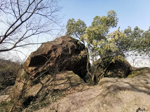 宝石山顶，远眺西湖