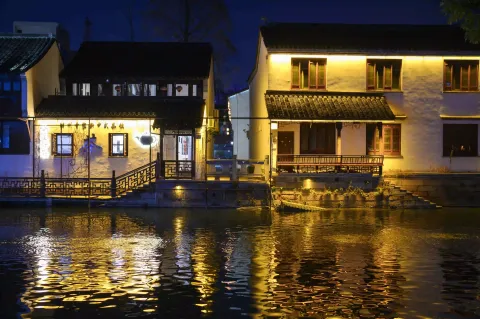 夜晚的衣裳街历史文化街区3