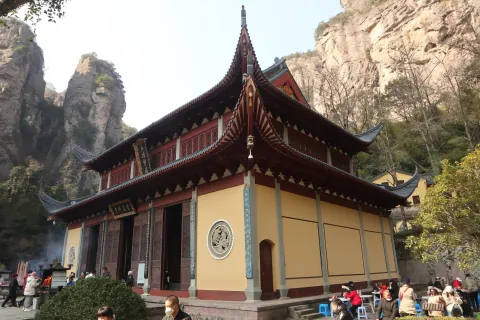 灵岩禅寺大雄宝殿2