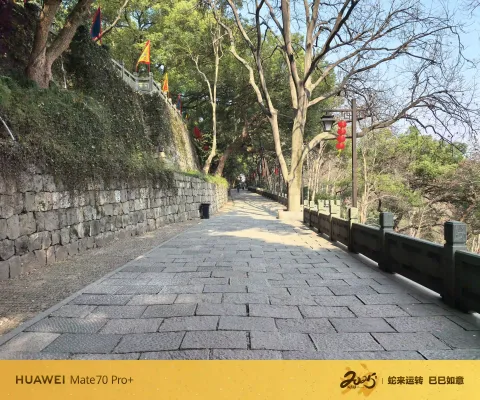 攀爬吴山观景13