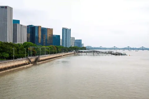 钱塘江过江轮渡上看两岸风景1