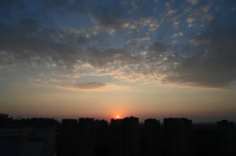 太阳初升