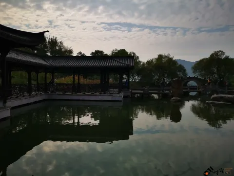 湘湖东岸的风景