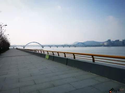 钱江南岸