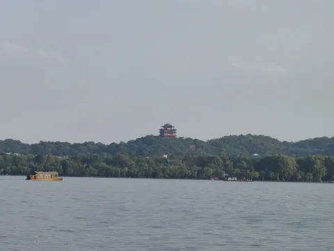 周末坐船游玩西湖8